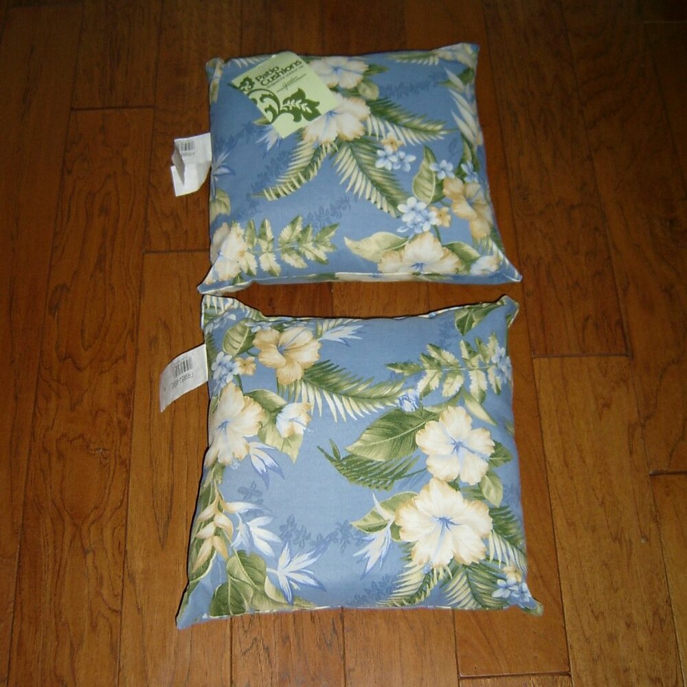 Throw Pillows Set of 2, Blue Floral Indoor/Outdoor 16", NWT